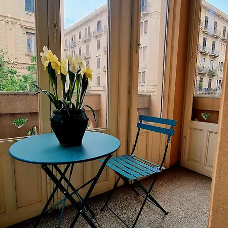 לינה וארוחת בוקר Maisonnouveau פלרמו